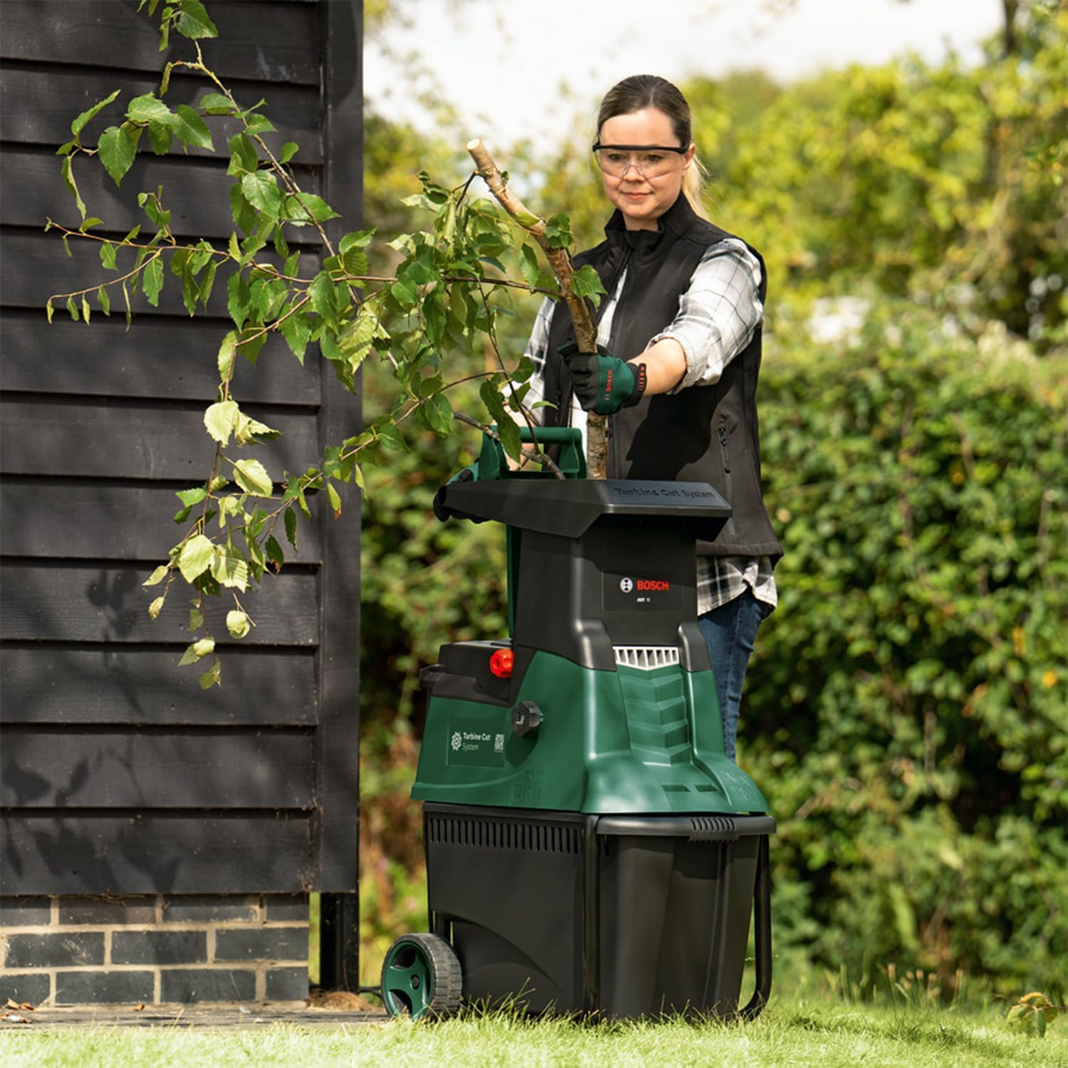 Broyeur de végétaux Bosch AXT 25 TC – Image 4